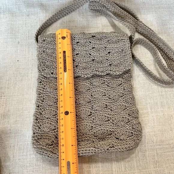 Frankie & Johnnie Beige Crossbody‎ Purse - Picture 3 of 9